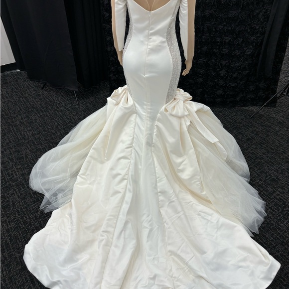 Jimmy Choo beautiful fit n flare Wedding Gown Size 12 NWT - Picture 12 of 16